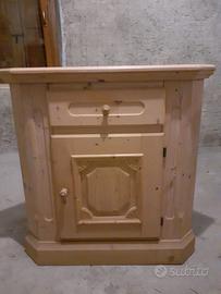 Mobile in pino naturale ad angolo