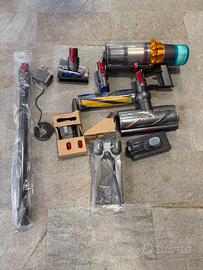 Aspirapolvere dyson  v15 detect submarine nuova