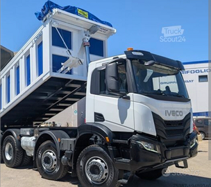 Autista camion C-CQC-ADR movimento terra