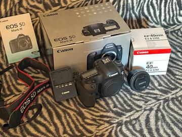 CANON 5D MARK III + Canon EF 40mm f/2.8 STM