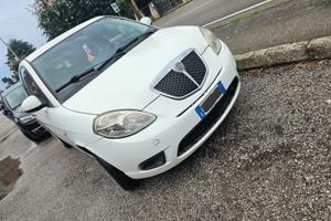 Lancia ypsilon 1.3 mtj 2010 75cv neopatentati y
