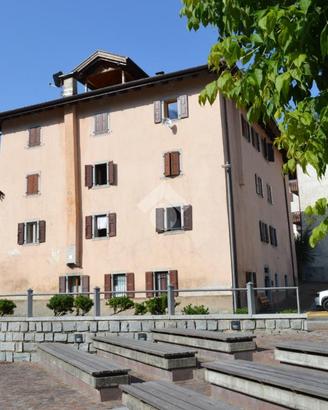 3 LOCALI A STREMBO