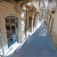 Siracusa basso commerciale in ortigia