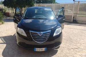 Lancia y del 2014 Benz/Gas 1200 km 133000