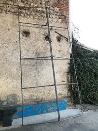 struttura in tubo idraulico