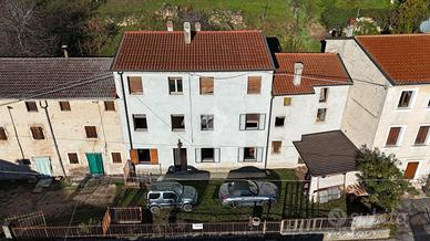 CASA SEMINDIPENDENTE A TREGNAGO