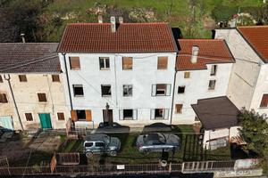 CASA SEMINDIPENDENTE A TREGNAGO