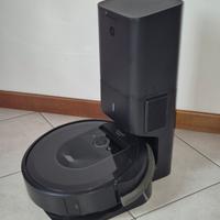 iRobot Roomba i7+ con stazione Clean Base