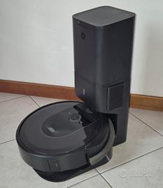 iRobot Roomba i7+ con stazione Clean Base