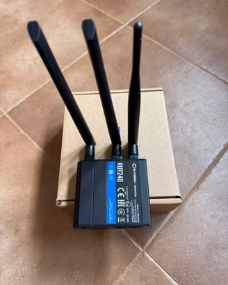 Modem Router Teltonika RUT240