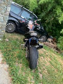 Kawasaki zr750