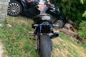 Kawasaki zr750