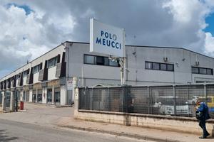Capannone nel polo meucci