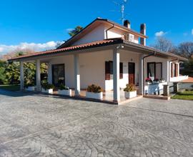 Le Farine -Villa Unifamiliare Immersa nel Verde-