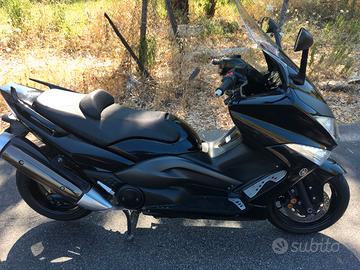 YAMAHA TMAX 500 TENUTO MANIACALMENTE.