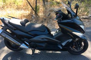 YAMAHA TMAX 500 TENUTO MANIACALMENTE.