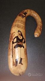 Soprammobile di artigianato sardo inciso a mano