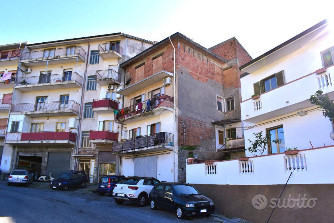 3 LOCALI A CETRARO - Vista 2