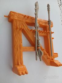 Rastrelliera Castello Grayskull MOTU 1981 + 3 armi