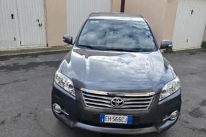 Toyota rav4  4x4 crossover exclusive d-4d.. full