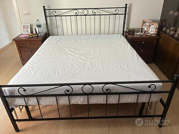 Letto matrimoniale con materasso