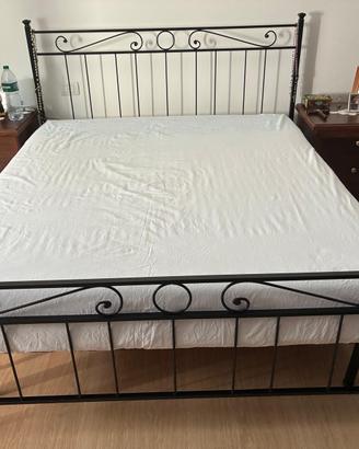Letto matrimoniale con materasso