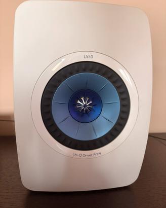 KEF LS50 white, diffusori da stand audiophile