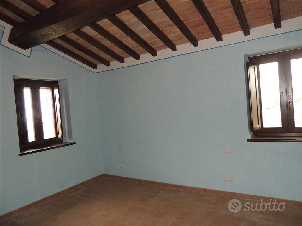Rustico / Casale di 470 m² con più di 5 locali a A - Vista 4