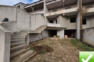 Villetta A Schiera 3 Livelli Con Giardino Condera
