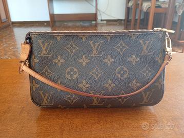 Louis Vuitton Pochette 