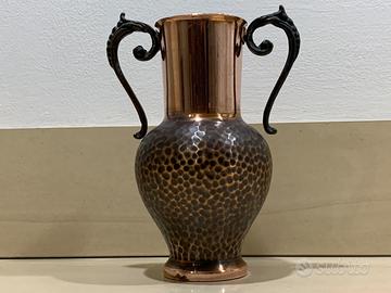 Vaso in rame martellato vintage anni '70