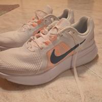 NIKE RUN SWIFT