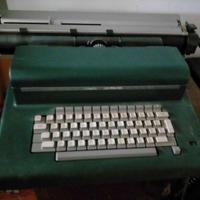 Olivetti Lexikon 90C