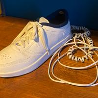 Telefono vintage a forma di scarpa