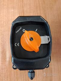 Interruttori sezionatori da parete  termoindurente