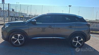 Peugeot 3008 1.5 131cv 