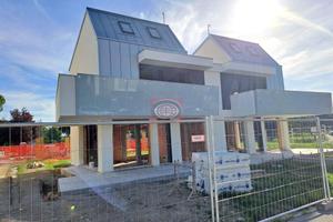 Villa di 200 m² con 4 locali e box auto a Cesena