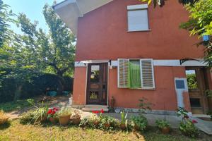 San cesareo appartamento con corte esclusica