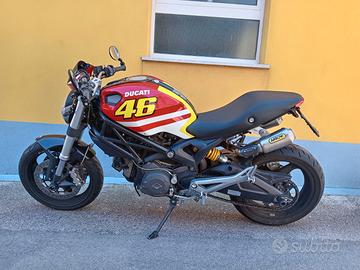 Ducati monster 696 versione Valentino  Rossi