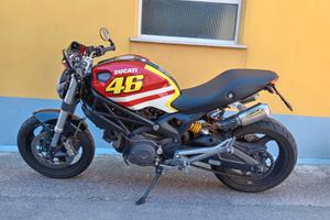 Ducati monster 696 versione Valentino  Rossi
