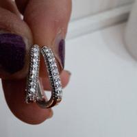 piccoli orecchini fine bigiotteria 