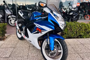 SUZUKI GSX R 600 TUTTO INCLUSO ANCHE PASSAGGIO!