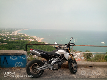 Aprilia Dorsoduro 750