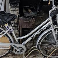 Bici donna vicini 