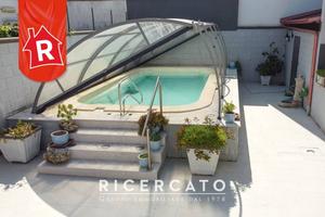 Villa di 200 m² con più di 5 locali e box auto dop