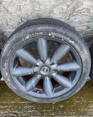 Set 4 cerchi e pneumatici Mini Countryman