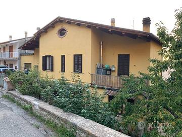Appartamento di 100 m² con 3 locali e box auto a C
