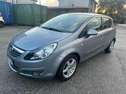 OPEL Corsa 1.4 16V 5 porte Cosmo senza nessun la