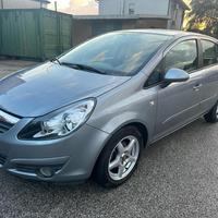 OPEL Corsa 1.4 16V 5 porte Cosmo senza nessun la