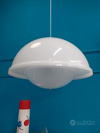 lampadario vintage in plexiglass 